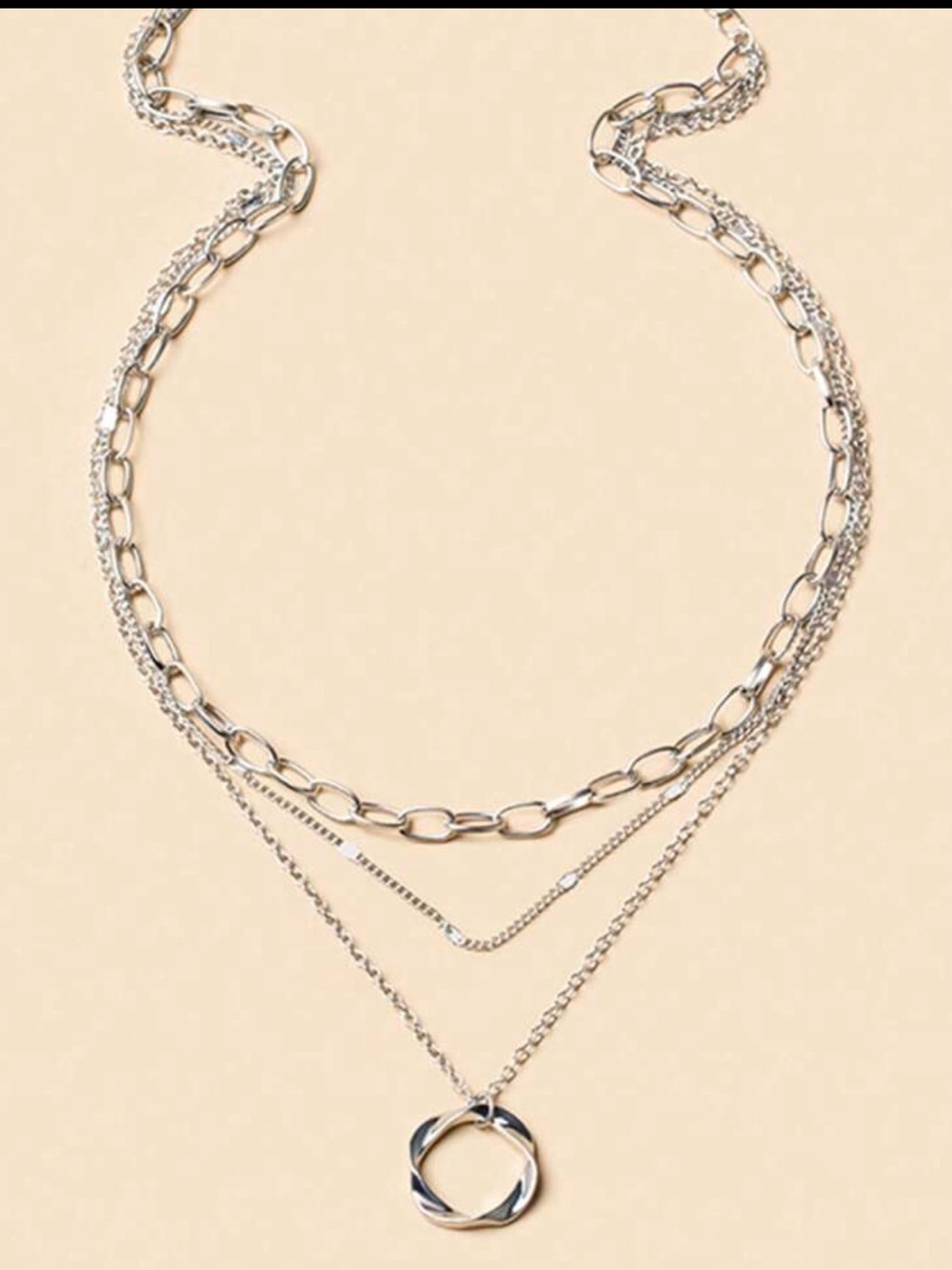 Layered Silver Circle Pendant Necklace NEW 🏷️